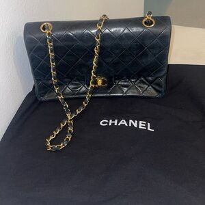 Chanel vintage 10”.  Cannot  find the card.